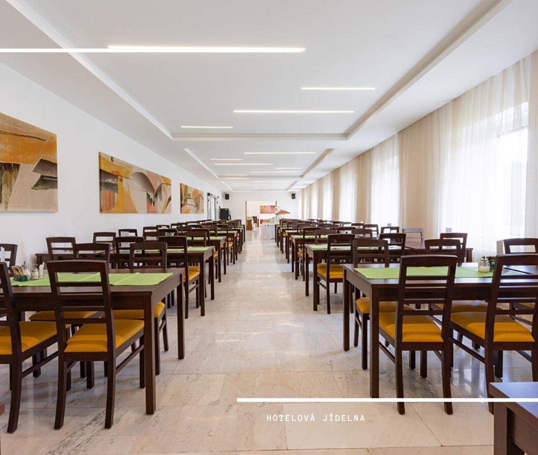 Hotel Kamzik *** Мала Моравка Екстер'єр фото