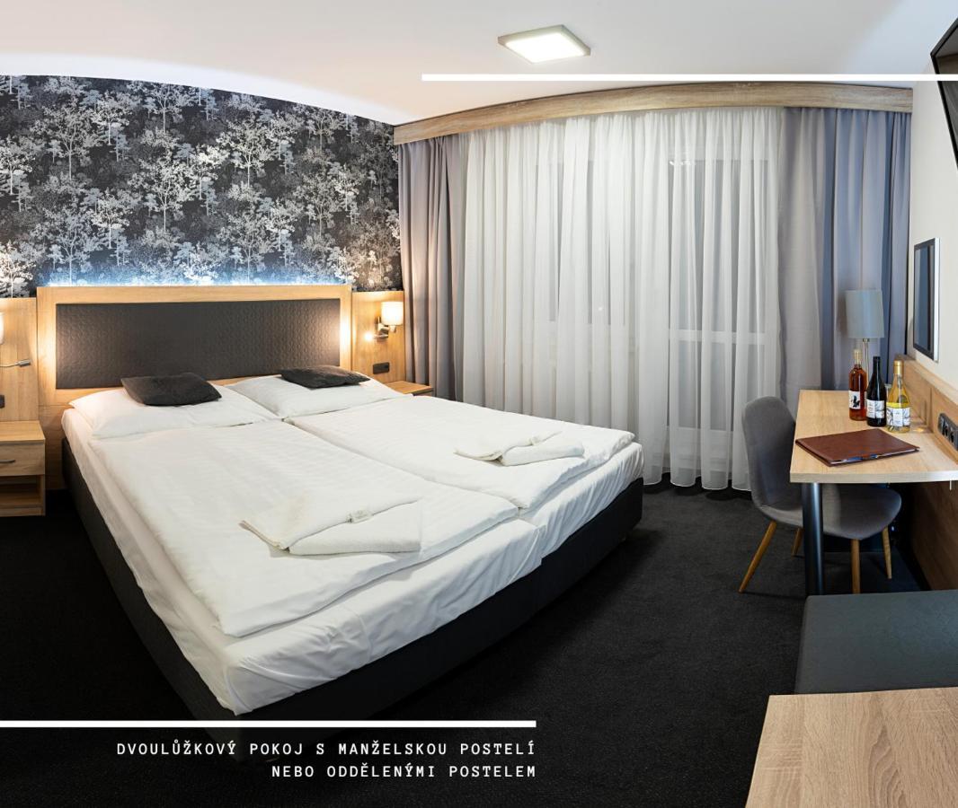 Hotel Kamzik *** Мала Моравка Екстер'єр фото