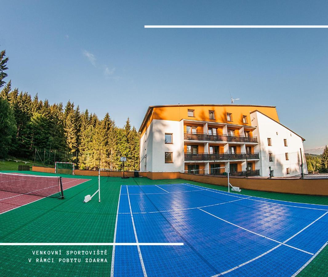 Hotel Kamzik *** Мала Моравка Екстер'єр фото